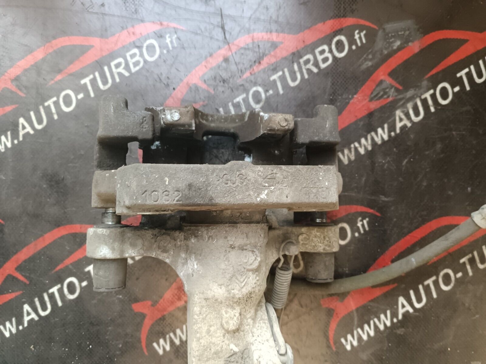 ETRIER DE FREIN ARRIERE DROITE PEUGEOT 308 II 967074058A