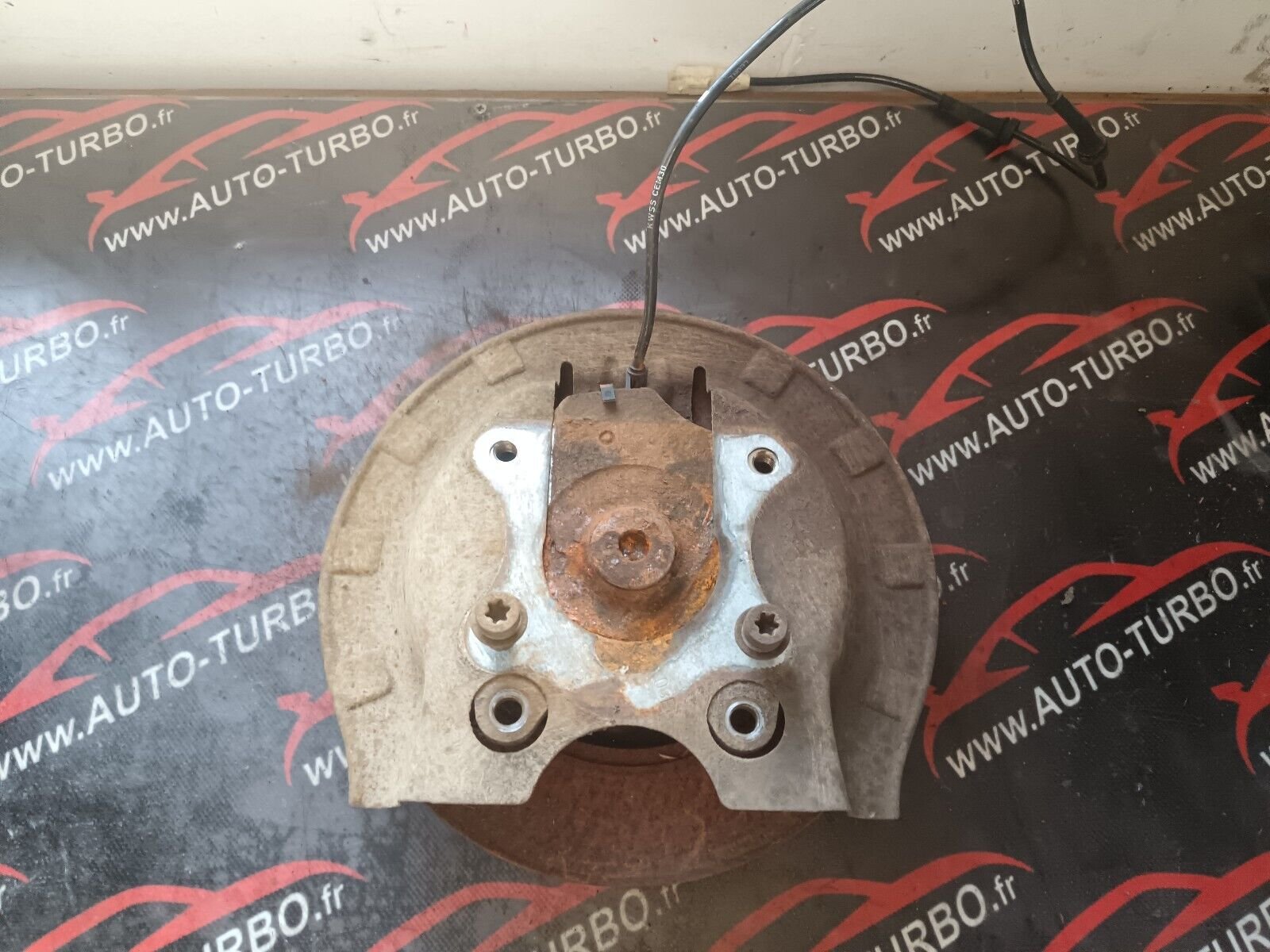 FUSEE ARRIERE GAUCHE CITROEN C4 1.6 HDI