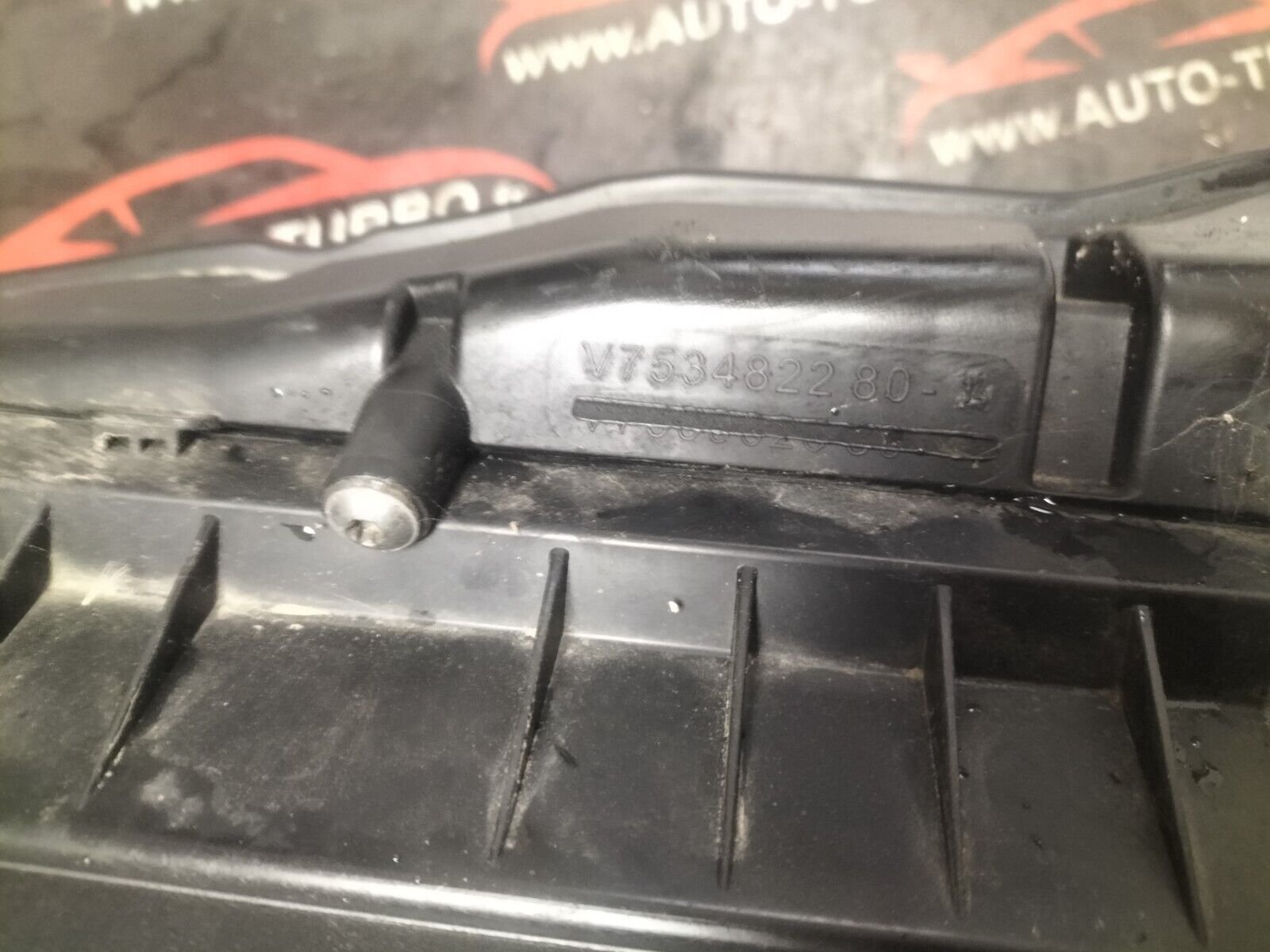 BOITIER FILTRE A AIRE PSA MINI 1.6 ESSENCE 120 CH  V753482280