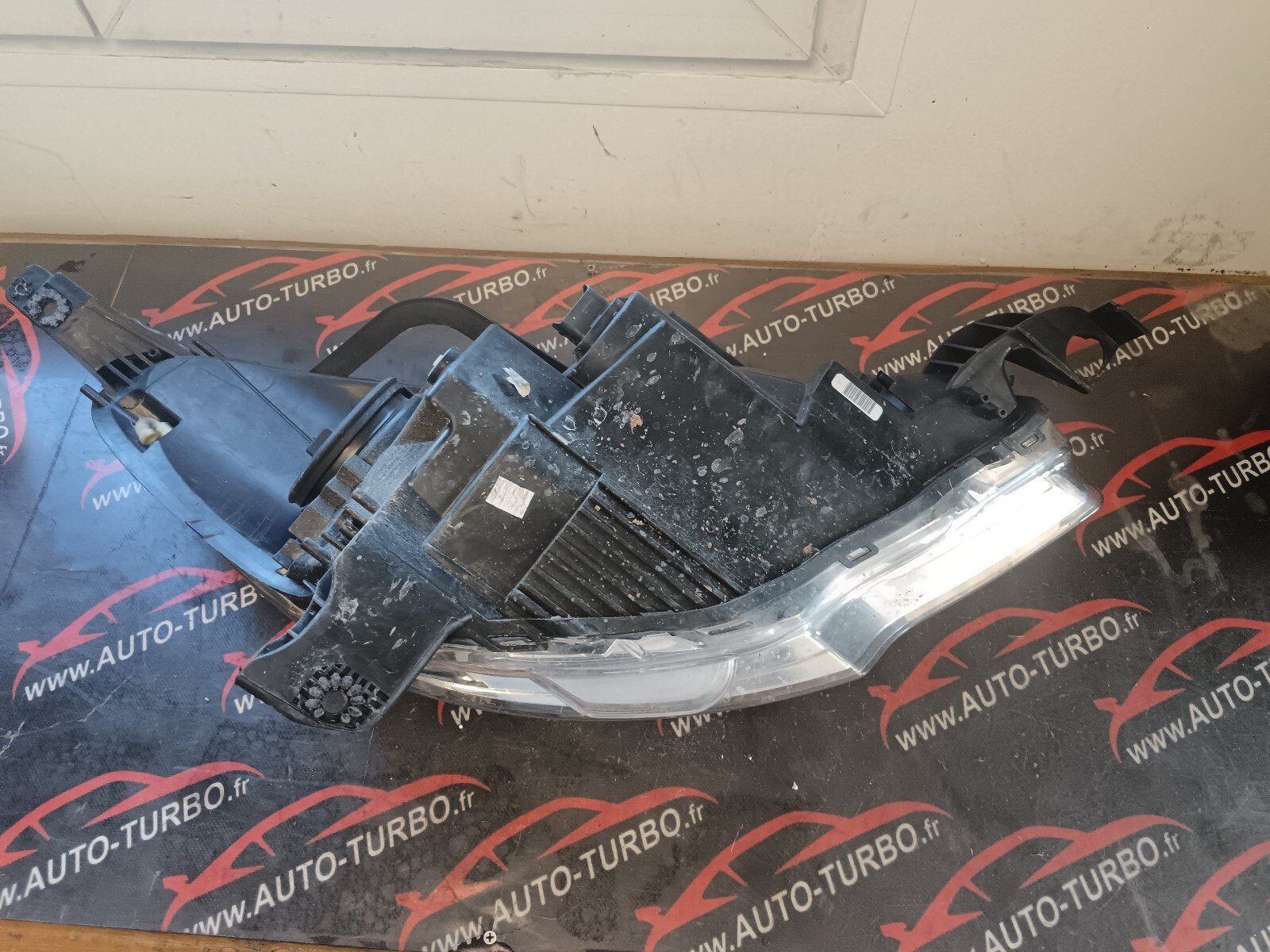 PHARE AVANT GAUCHE CITROEN DS3 9673815180-00