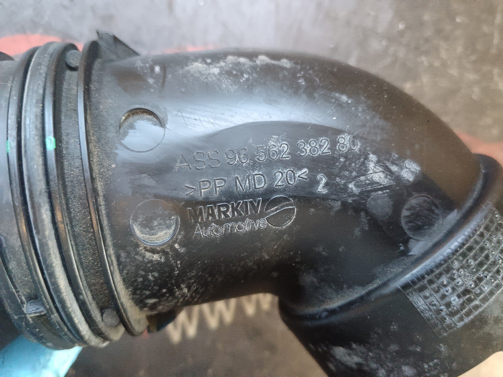 DURITE FILTRE A AIR   CITROEN DS3 1.6 THP 156 CH  9656238280