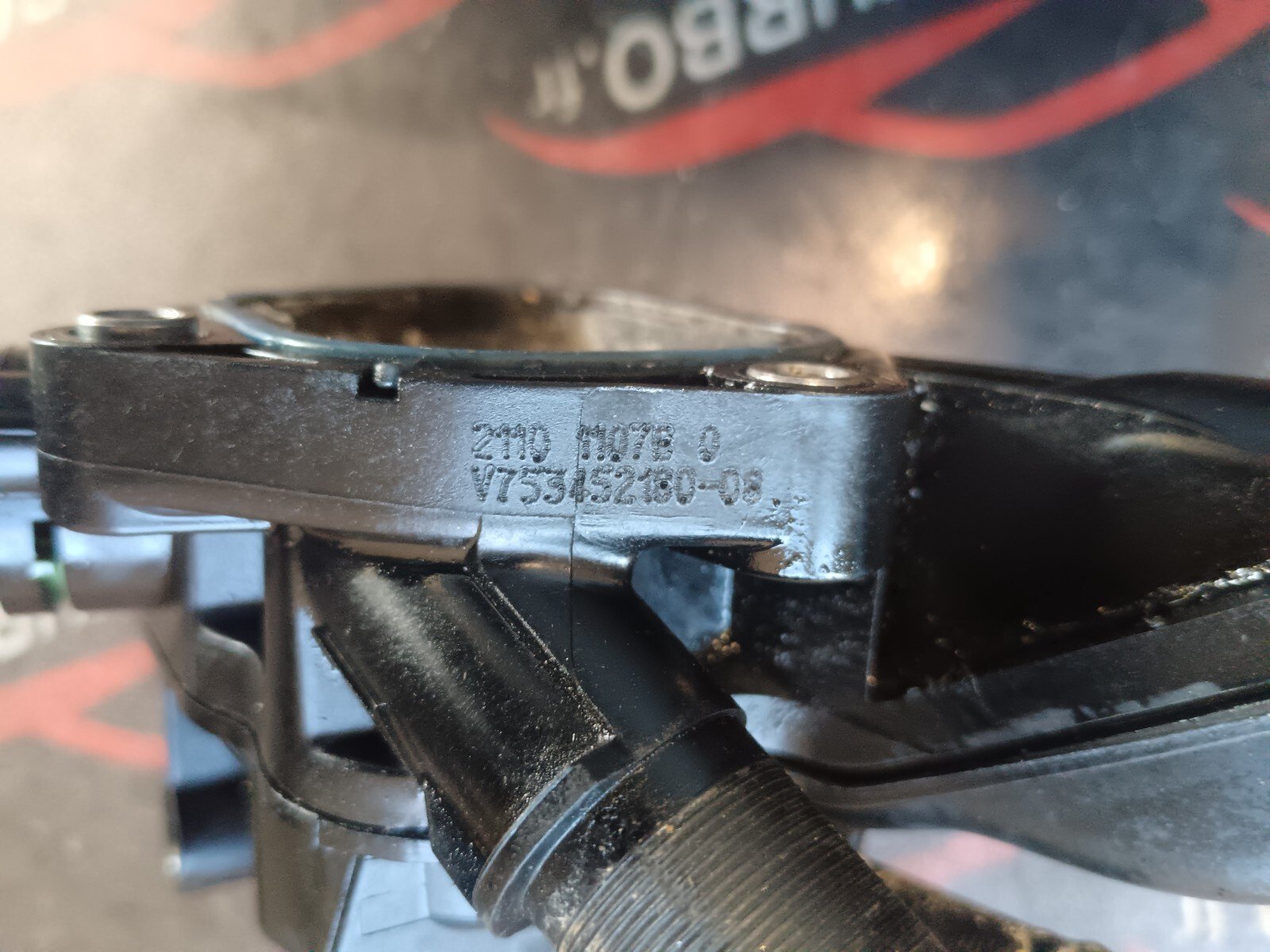 BOITIER THERMOSTAT DE REFROIDISSEMENT CITROEN DS3 1.6 THP 156 CH V753452180