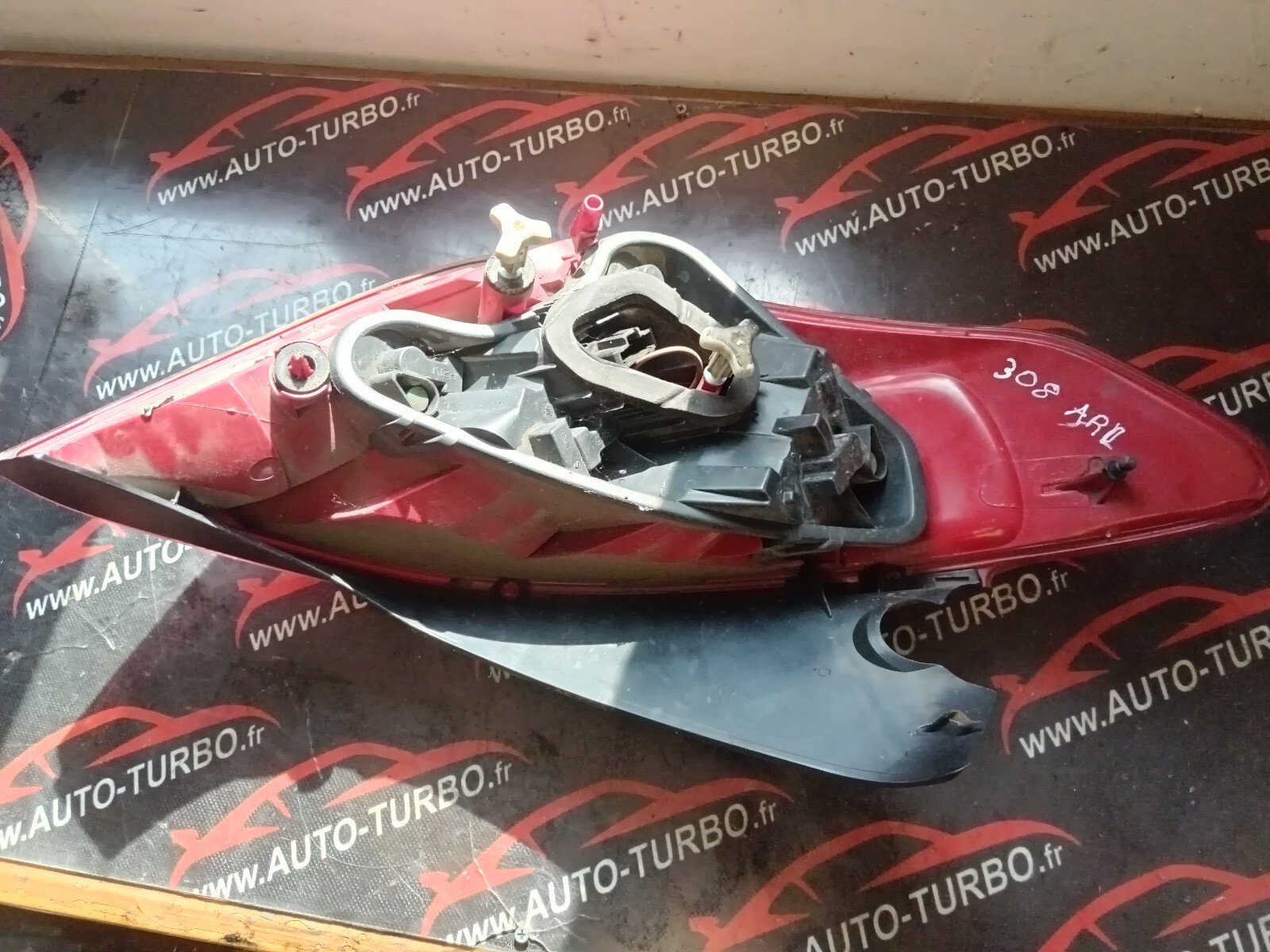 PHARE ARRIERE DROITE    PEUGEOT 308 I 9680425680