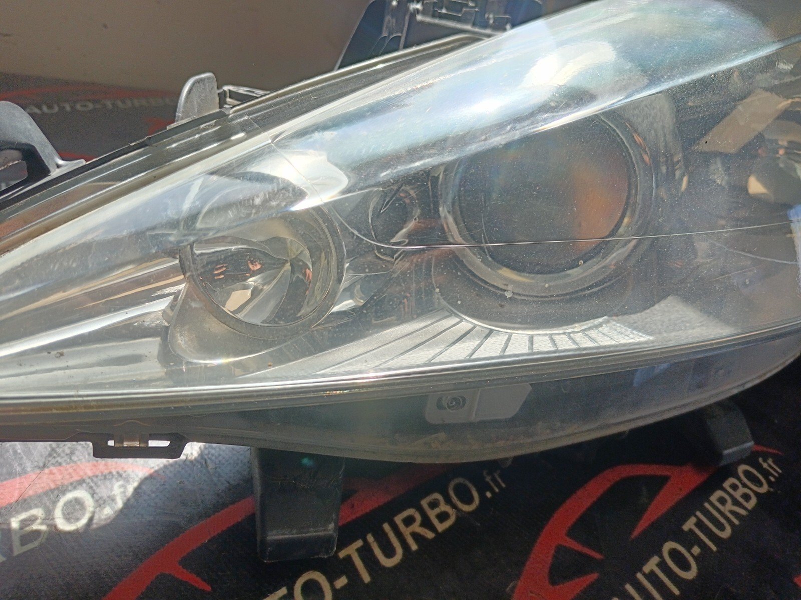 PHARE AVANT  GAUCHE    PEUGEOT 207 9683683680