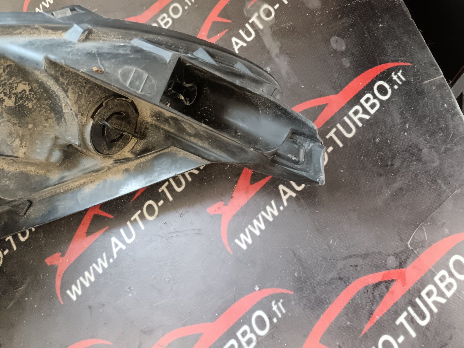 PHARE AVANT  GAUCHE    PEUGEOT 207 9683683680