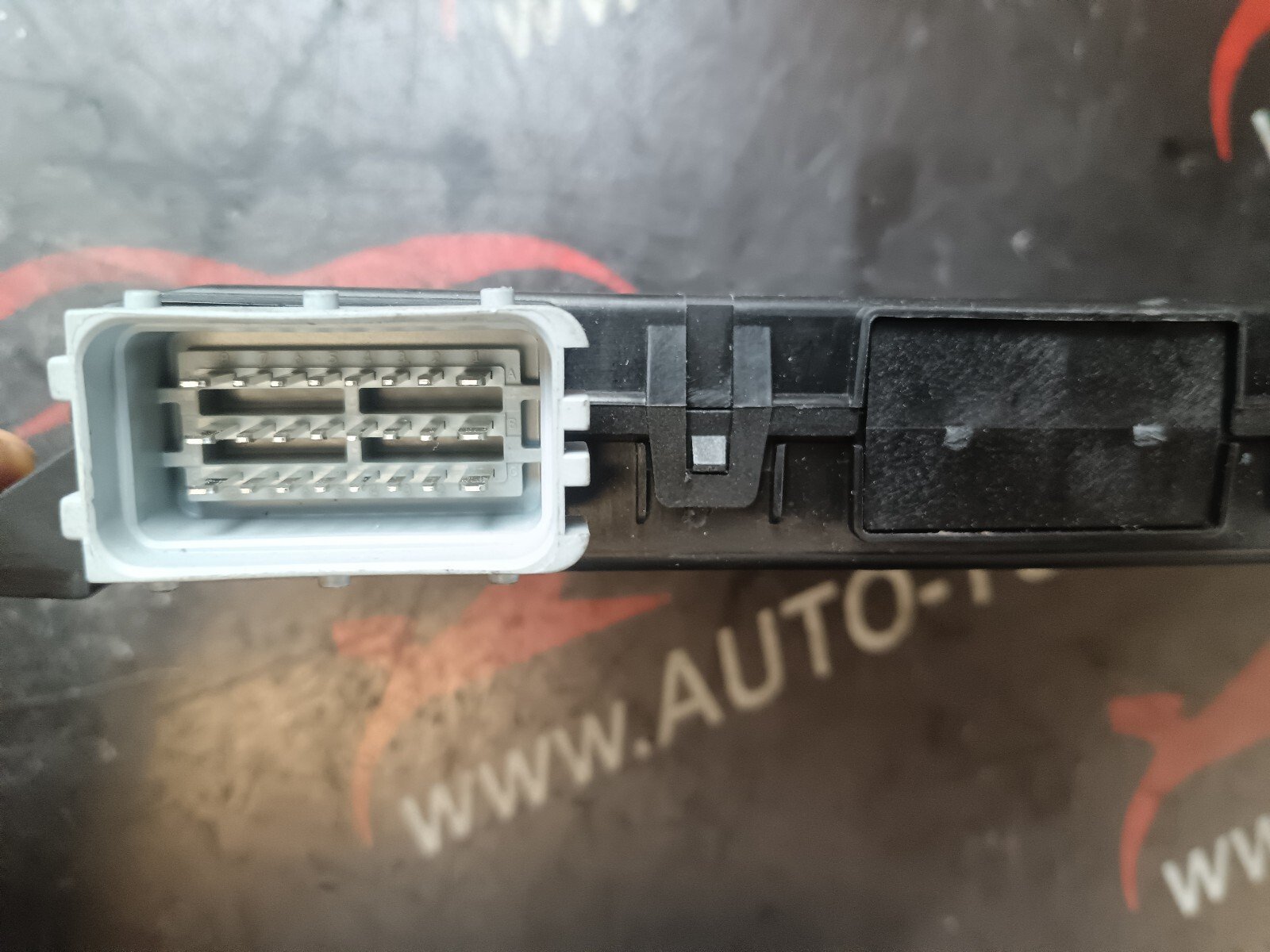 MODULE ELECTRONIQUE CENTRALISATION ALFA ROMEO 159 2.4 JTD TI 60684088