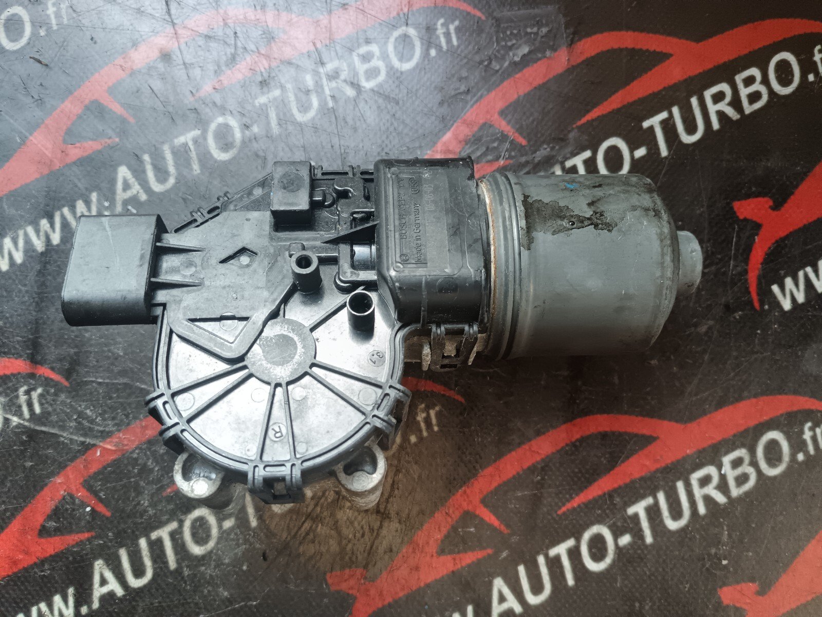 MOTEUR ESSUIE GLACE AVANT    ALFA ROMEO 159 2.4 JTD TI 0390241915