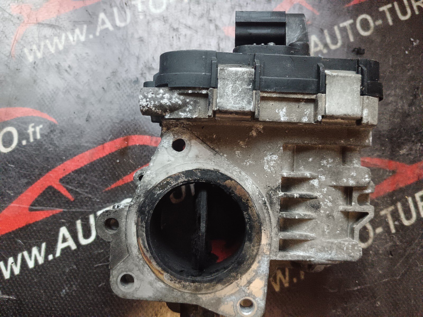 BOITIER PAPILLON  ALFA ROMEO 159 2.4 JTD TI 55229467