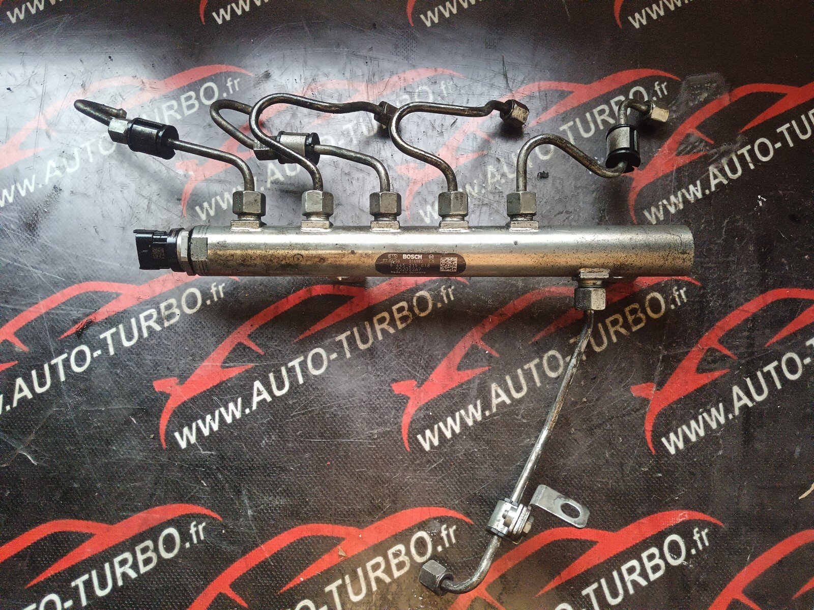 RAMPE D'INJECTION CARBURANT ALFA ROMEO 159 2.4 JTD TI 55200267, 0445215018