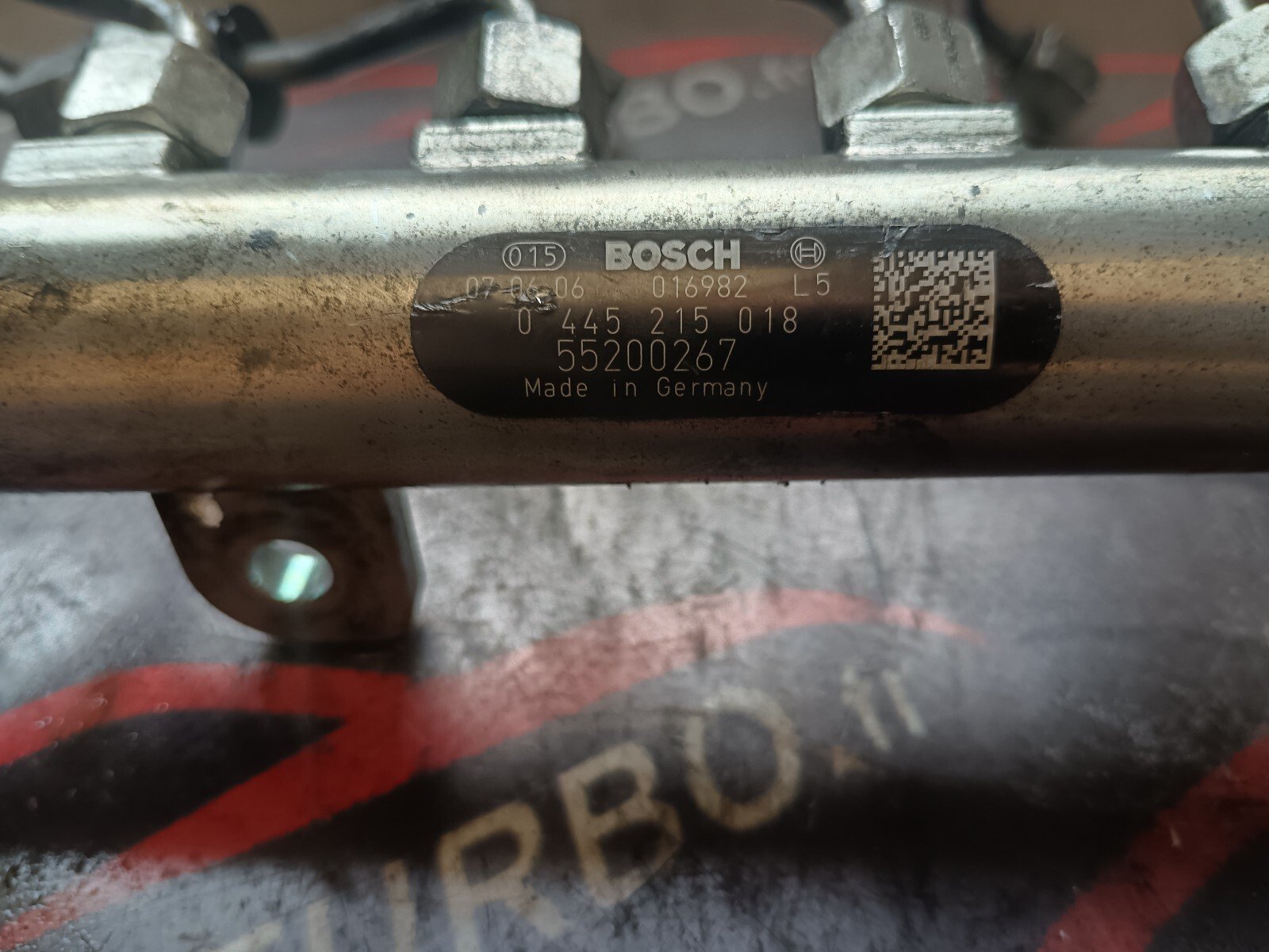 RAMPE D'INJECTION CARBURANT ALFA ROMEO 159 2.4 JTD TI 55200267, 0445215018