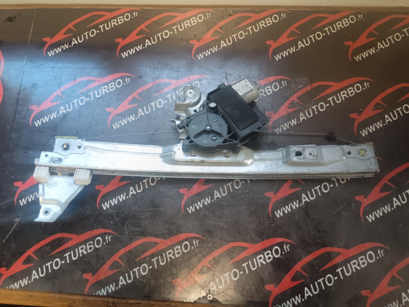SYSTEME LEVE VITRE AVANT GAUCHE PEUGEOT 308 I 9657247680