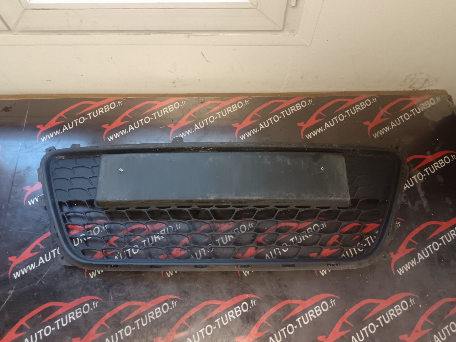 GRILLE DE PARE CHOC AVANT  HYUNDAI I30 865612L010