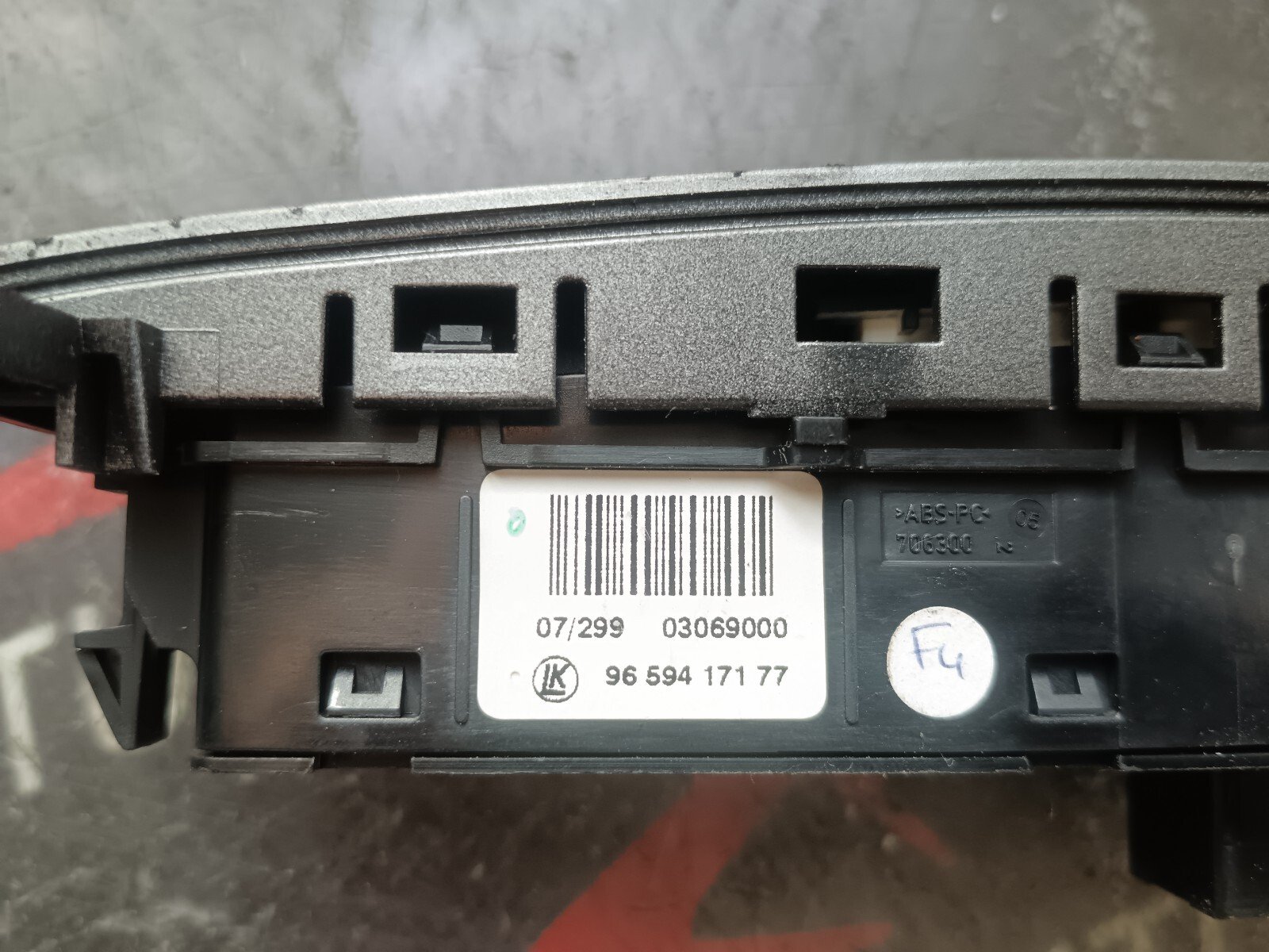 BOUTON DE WARNING  PEUGEOT 308 I 9659417177