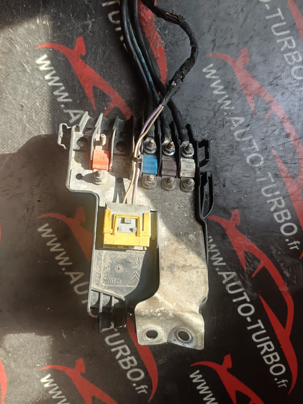 BOITIER BFDB PEUGEOT 308 I 9660222380