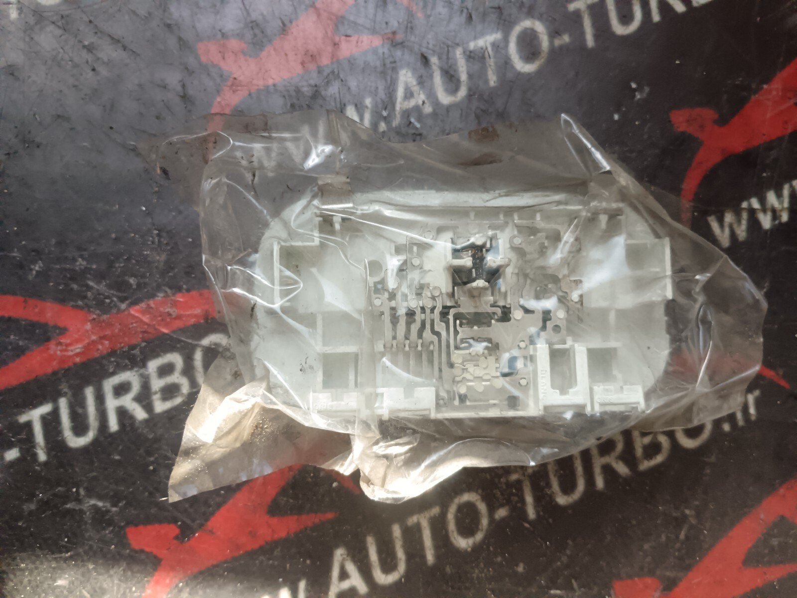 PLAFONNIER ARRIERE   PEUGEOT 308 I 1.6 HDI 90 CH 9682063980