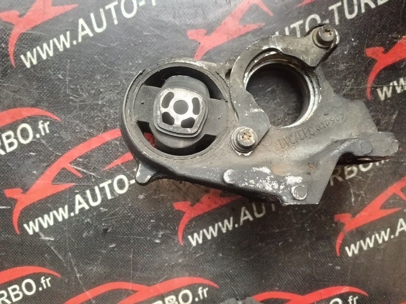 SUPPORT MOTEUR MILIEU  PEUGEOT 308 I 1.6 HDI 90 CH 96351768