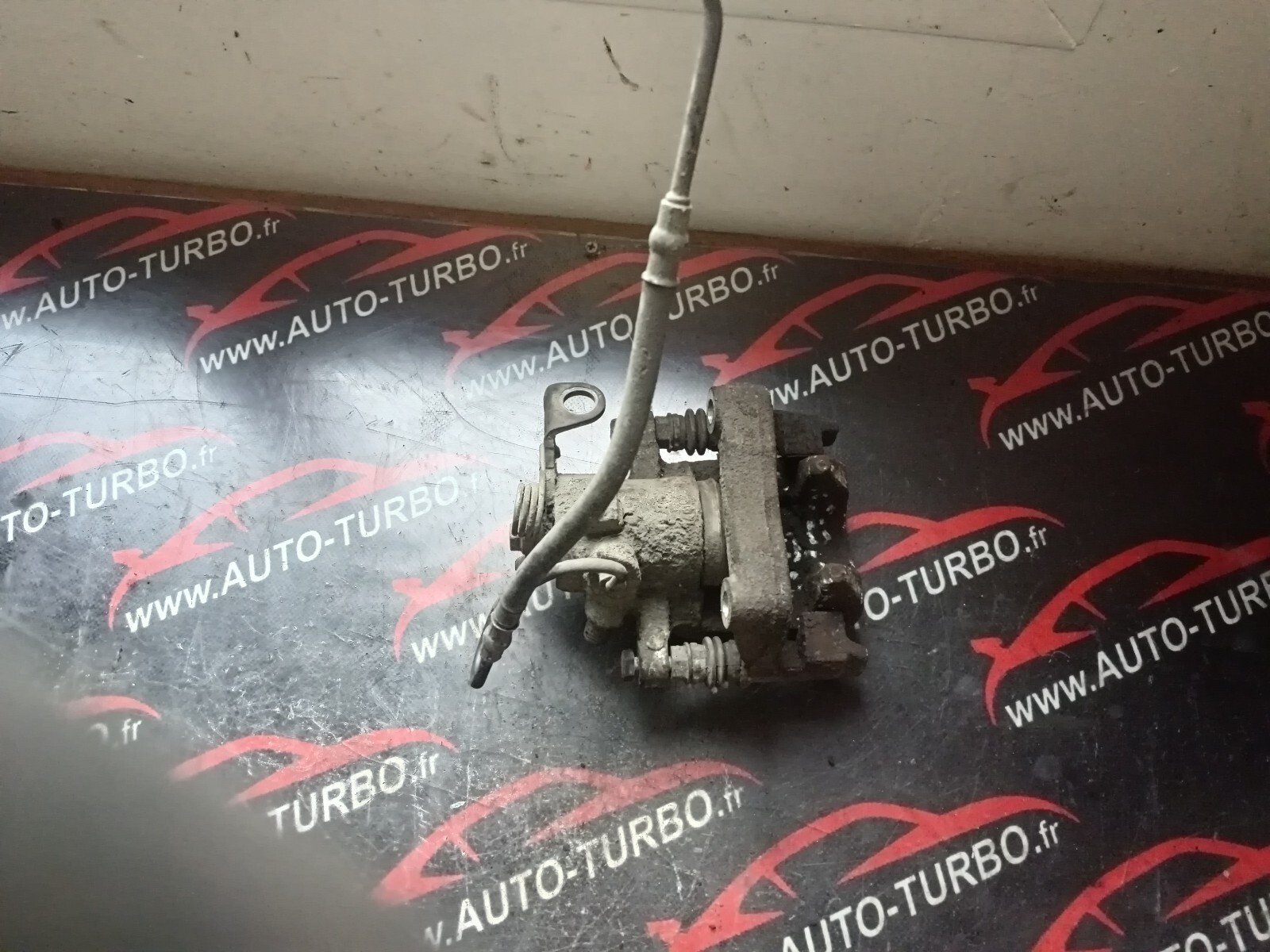 ETRIER DE FREIN ARRIERE  DROITE PEUGEOT 308 I 1.6 HDI 90 CH 32041874