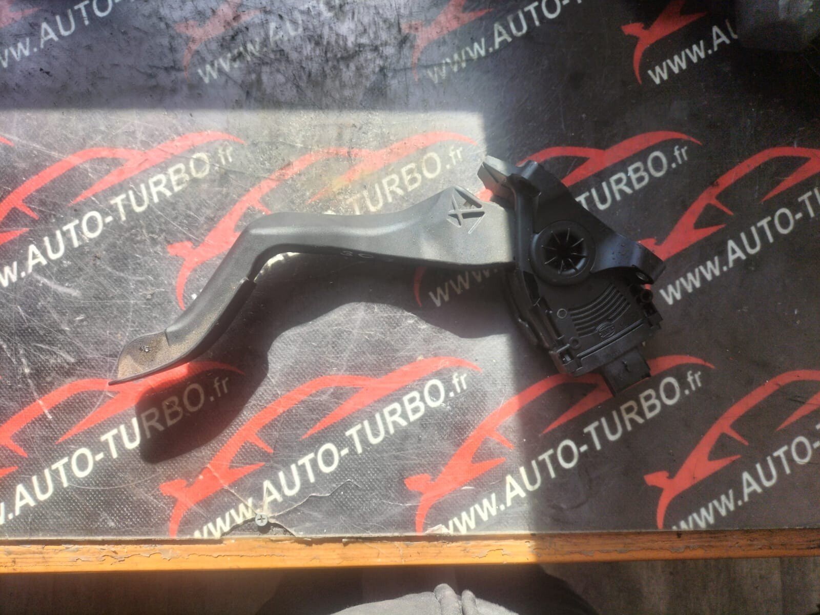PEDALE DE FREIN PEUGEOT 308 I 1.6 HDI 90 CH 9681151580