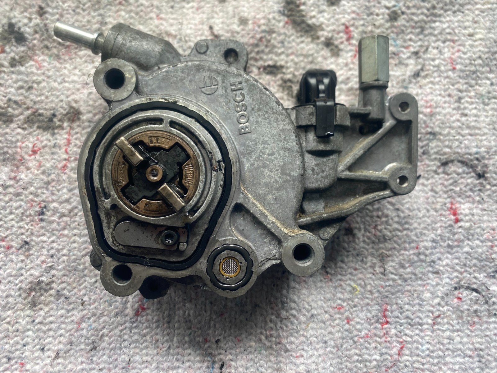 pompe à vide Land Rover EVOQUE  FA D171B1A BOSCH LR037627 diesel